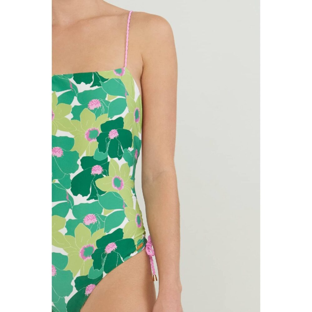 Camelia One Piece